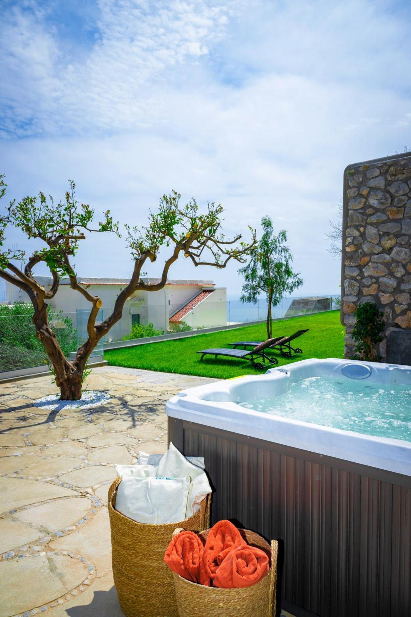 Villa Mimina - Exclusive Villa With Garden, Jacuzzi And Sea View Praiano Exteriér fotografie
